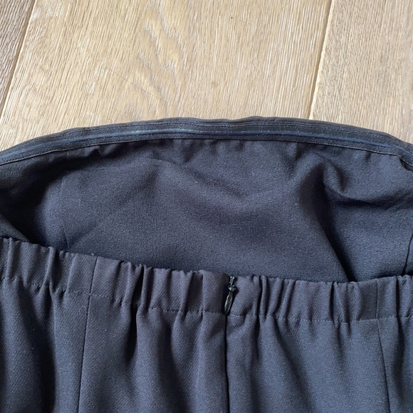 Black ruffle off the shoulder dress - Picture 3 of 4